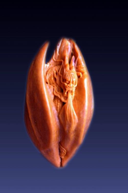 橄榄核雕方寸之间,舟山核雕方寸之间