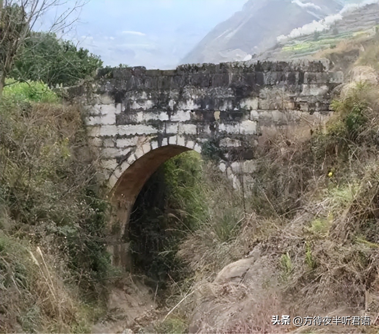 人间梦幻古建筑,仙境云雾缭绕古建筑