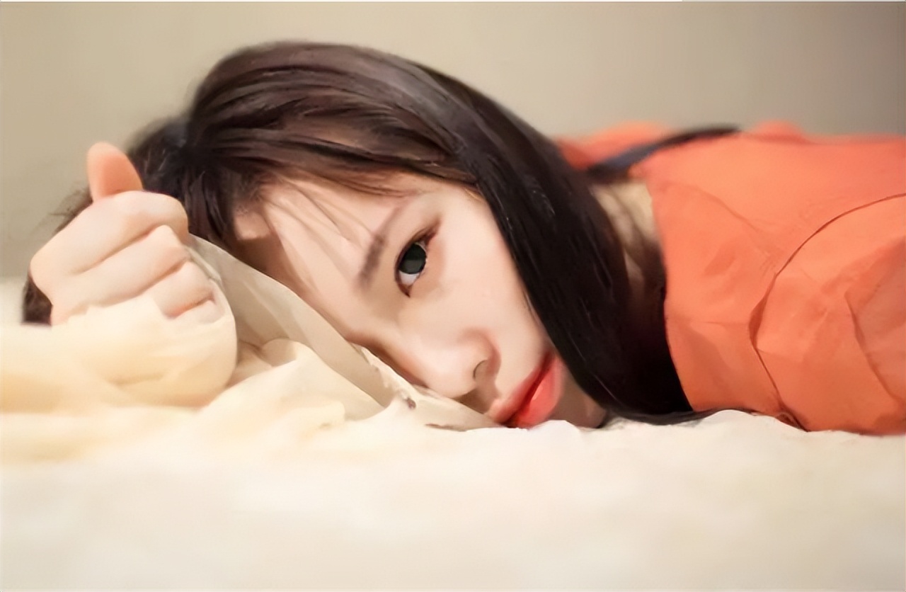 女孩初来例假最佳年龄,女孩第一次例假最佳年龄是几岁