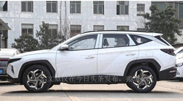 路虎揽胜运动版：全能选手，顶配直降19.8万值得买吗？