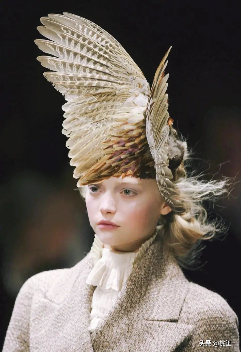 麦昆alexandermcqueen怎么穿,麦昆ALEXANDERMCQUEEN新款套装