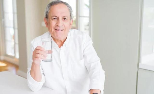 尿液发黄是不是身体有炎症,尿液发黄难闻什么原因