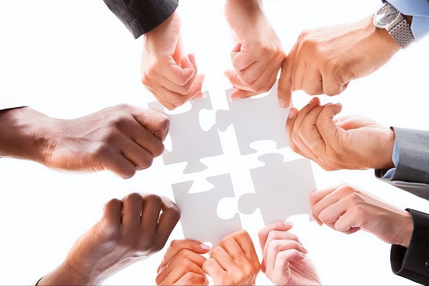 生意做了五年没有起色,靠卖红酒赚一个亿