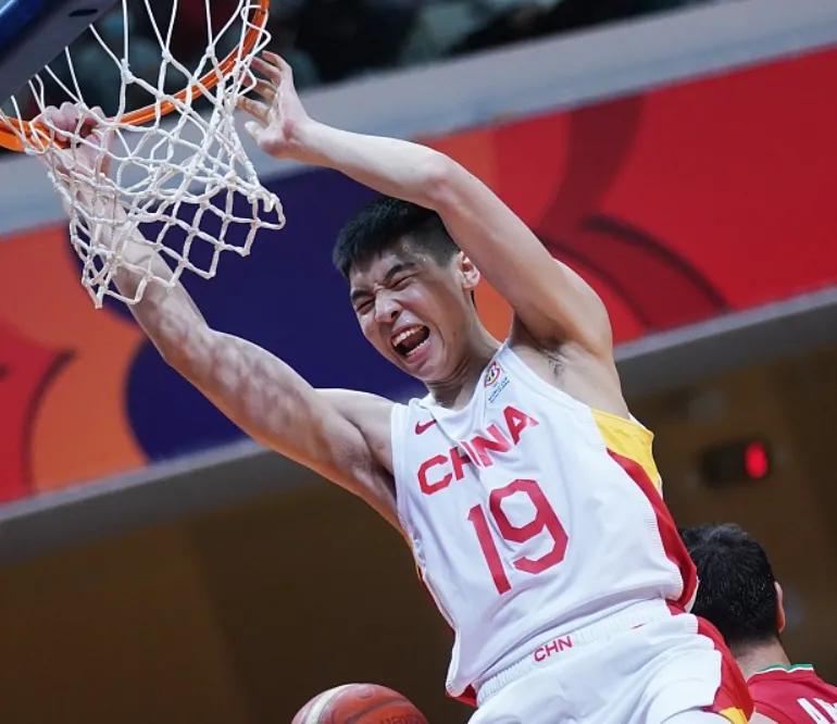 中国篮协开放态度,曝篮协考虑引入归化球员