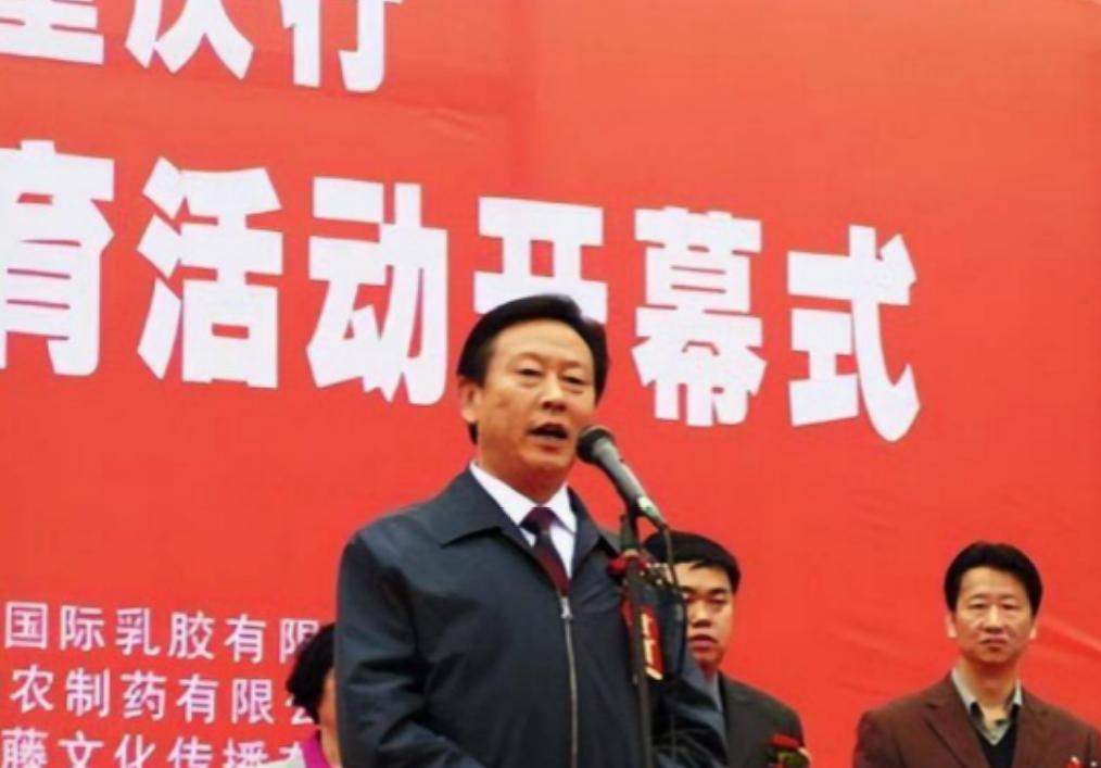 “淫魔部长”张宗海：2万买女学生*夜初**，随身带“三宝”方便办事