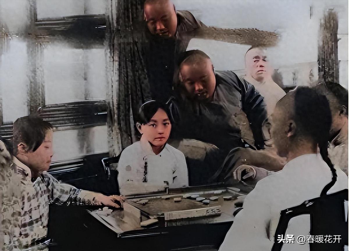 【晚清*楼青**旧影】女子丰乳肥臀，媚态撩人，风姿依旧！