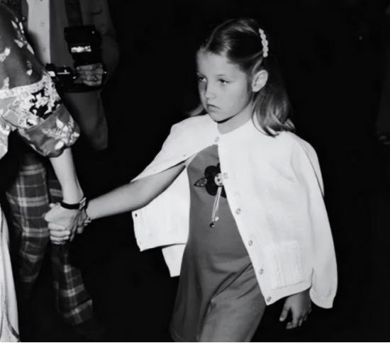 猫王女儿回忆迈克尔杰克逊,猫王女儿与迈克尔杰克逊的故事