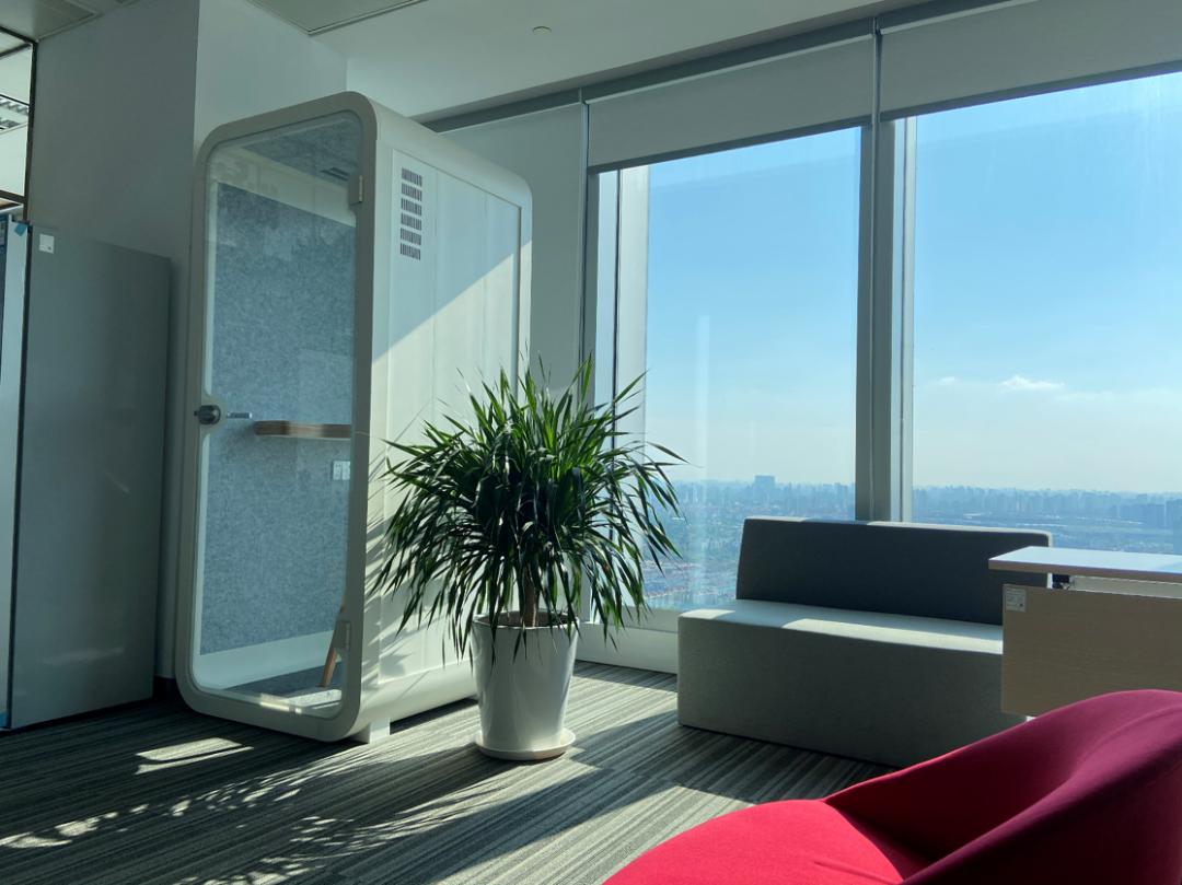 开放式办公休息室设计,办公静音舱设计效果