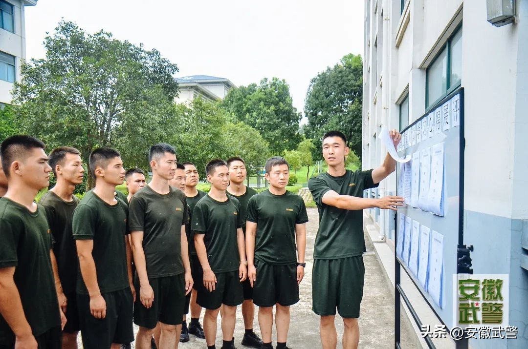 看懂钢铁是怎样炼成,钢铁军医