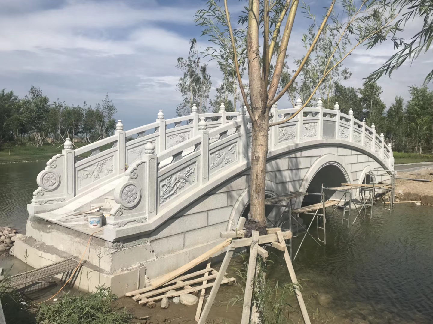 成品石材护栏价格一般多少,石材栏杆批发价及联系方式