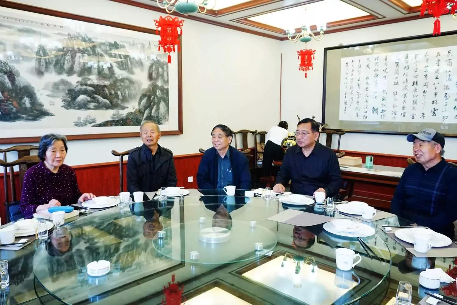 文化要闻:艺术百家举行卓采将军推介策划会