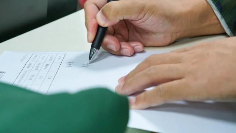 部队被装开箱,部队被装