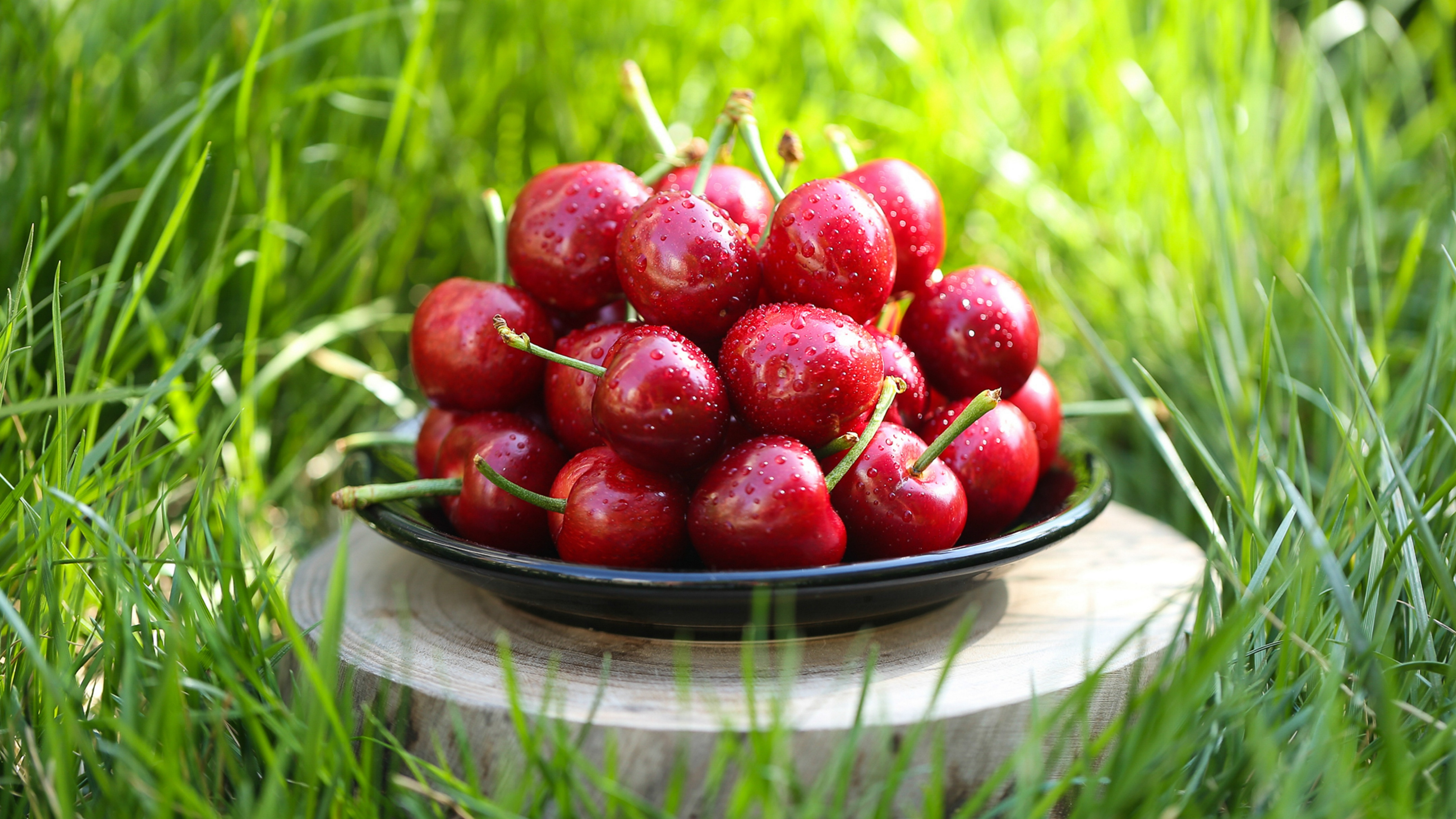 夏天吃哪些既清凉又健康水果,夏天到了这4种水果可多吃消暑