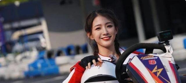 超级名模登场,超级漂亮主持人