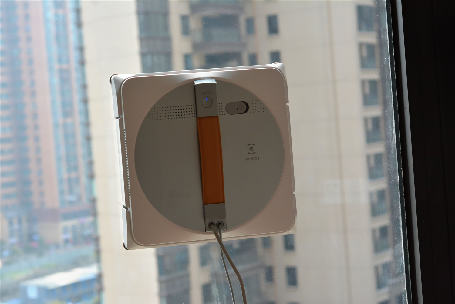 科沃斯擦窗教程,双向自动喷水擦玻璃