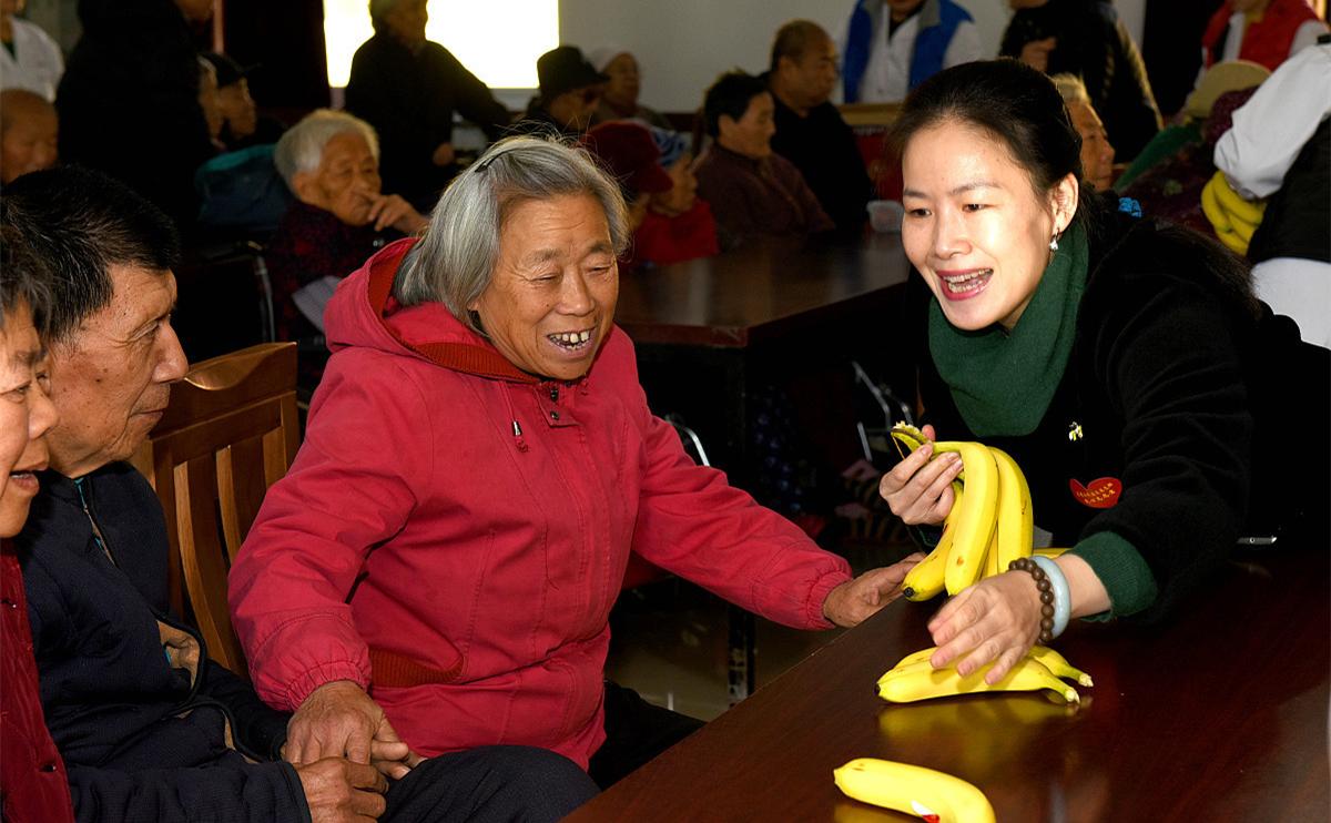没有退休金的老人晚年生活很惨吗,没有退休金的老人怎么办