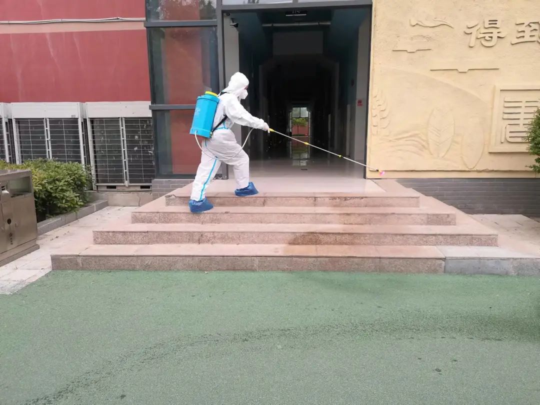 落实防疫政策全力开学护航-郑州市第八十八中学在行动