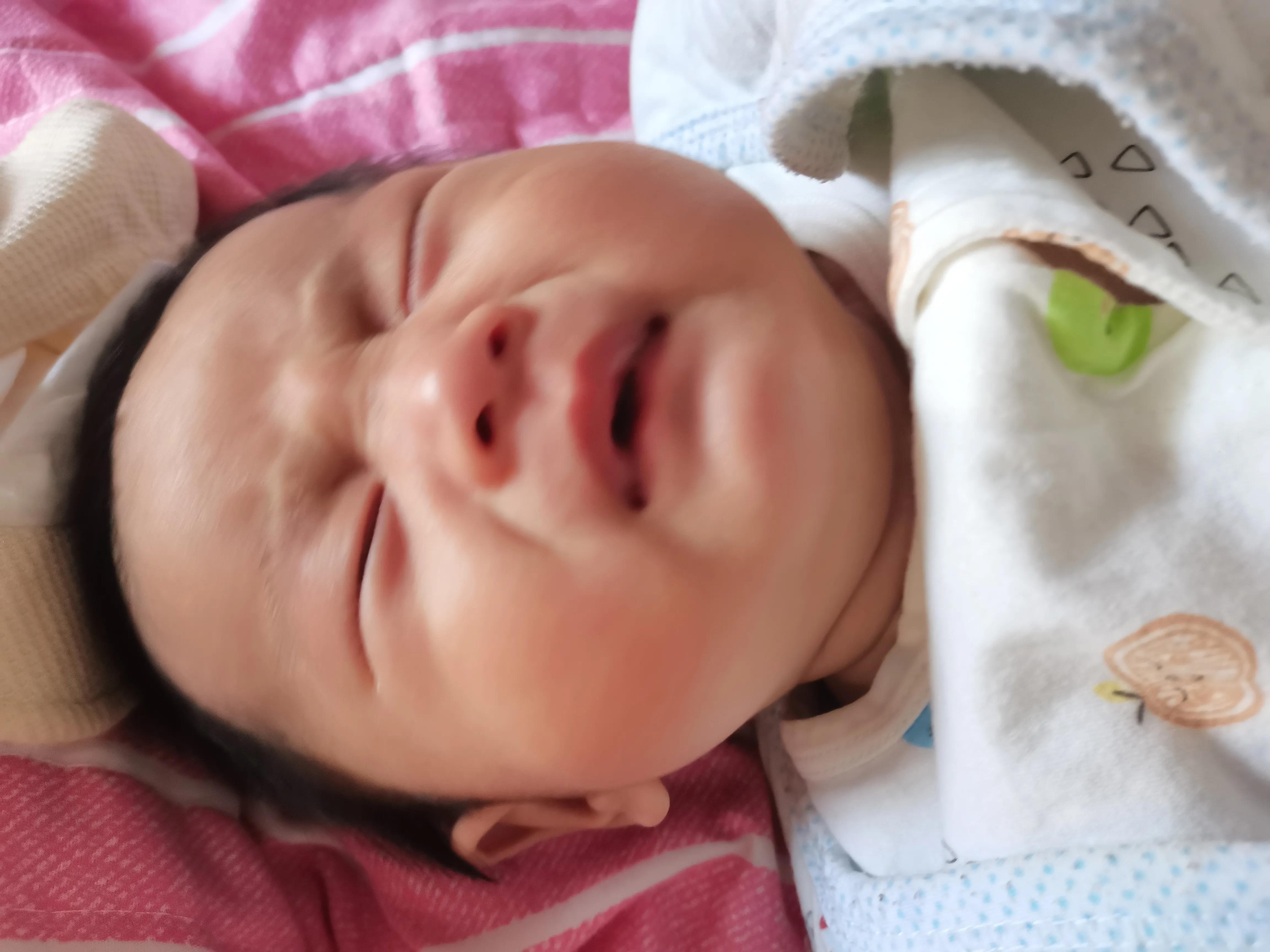 孩子吓着了，就这样做