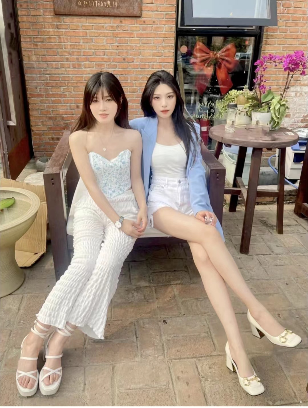 夏天短裤上衣搭配什么鞋子好看,白色短裤配什么上衣和鞋子好