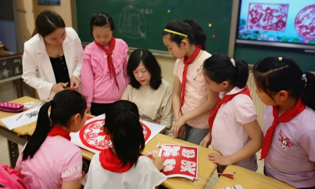 家门口的好学校有哪些,滨河小学简介