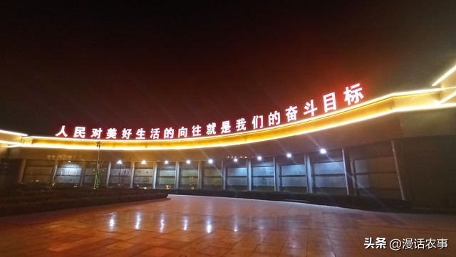 春联上下联最后一个声调正确贴法,楼房入户门春联的正确贴法