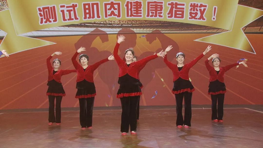 年纪越大越容易漏尿，跟腹部这块肌肉有关！每天做1个动作护好