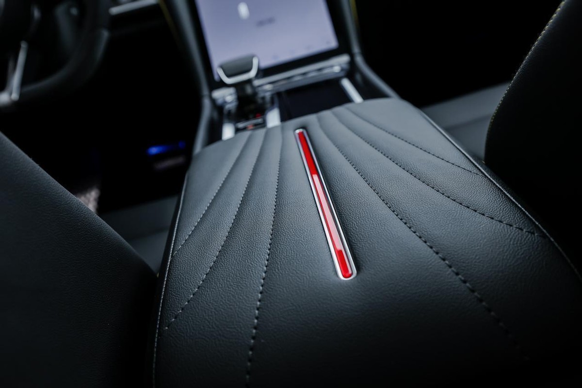 普通人买得起的红旗车,都市年轻人买什么车好