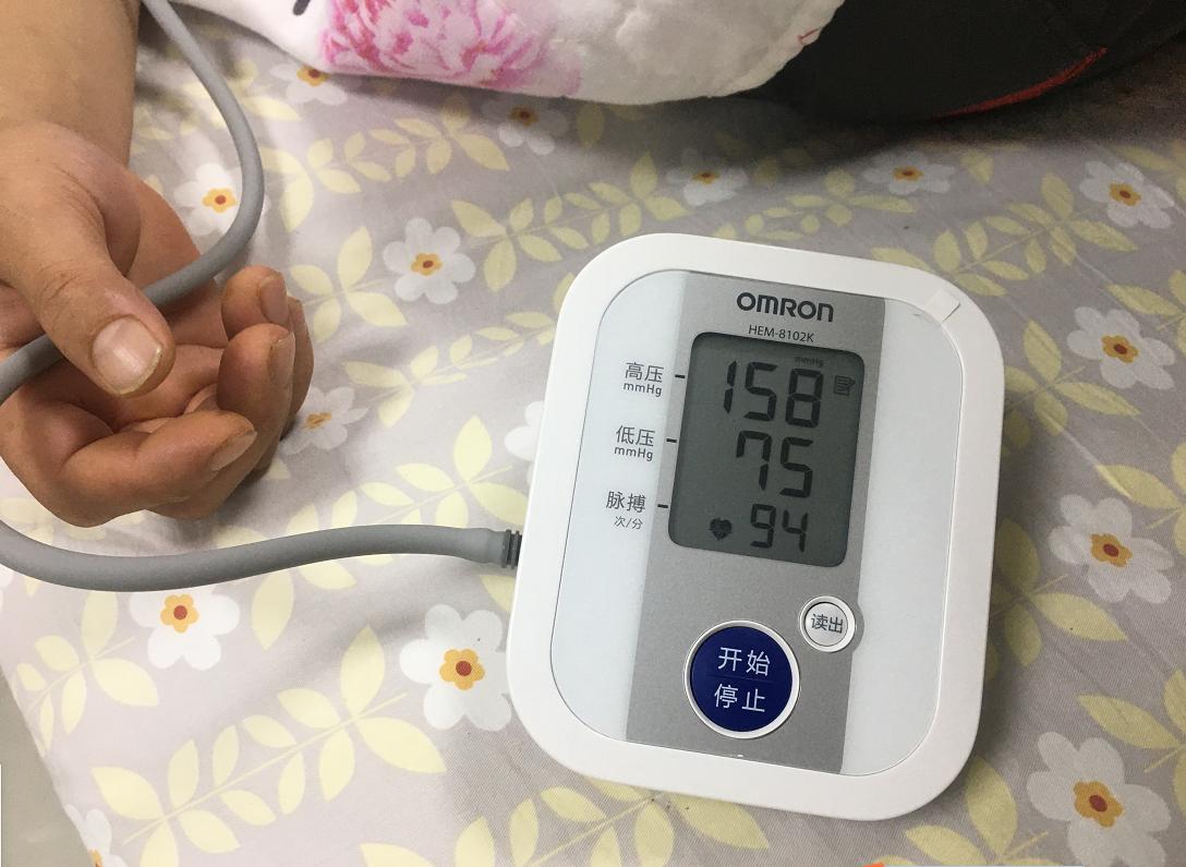 病人血压高170多怎么处理,王先生70岁高血压史30年