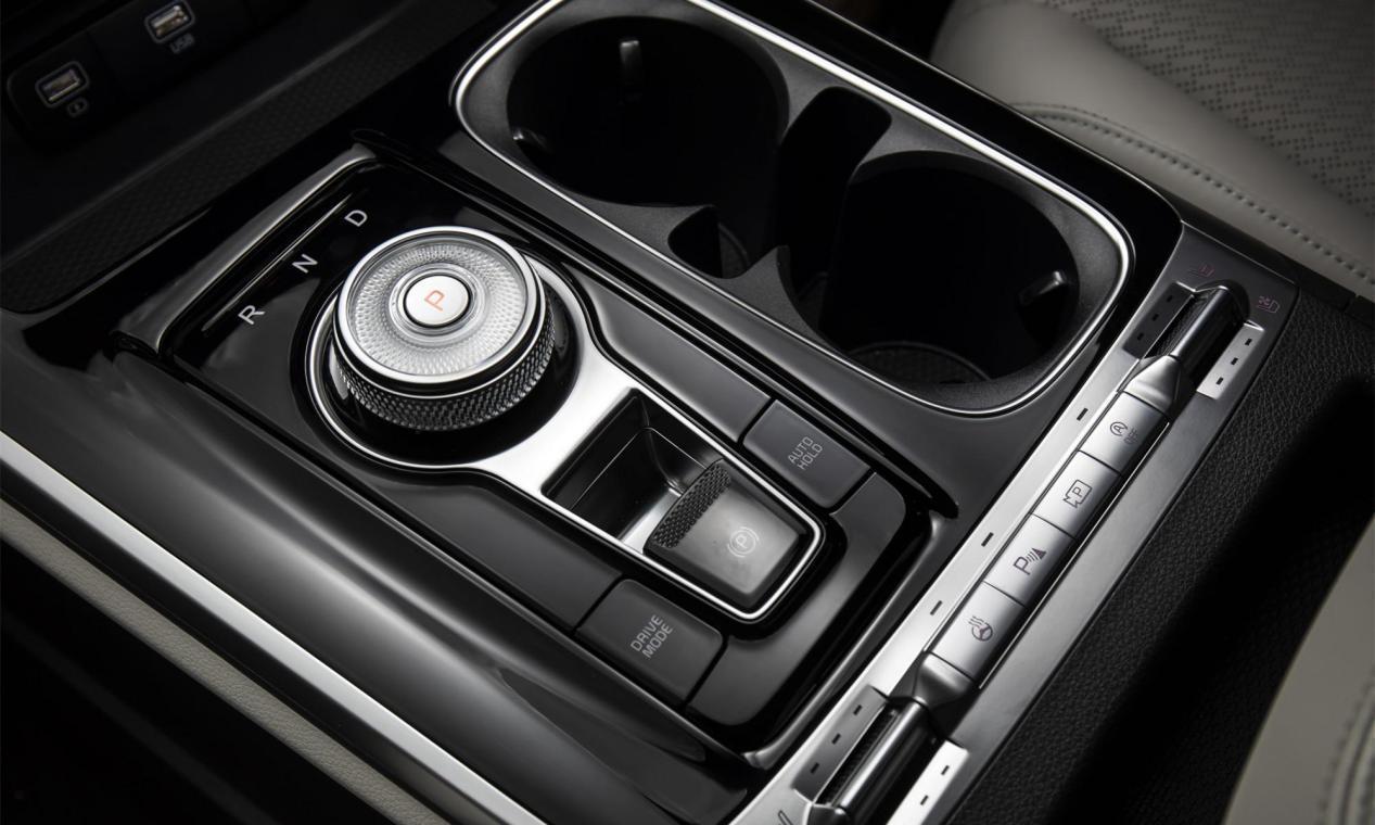 全新起亚嘉华实车很有商务风格,全新款起亚嘉华mpv版