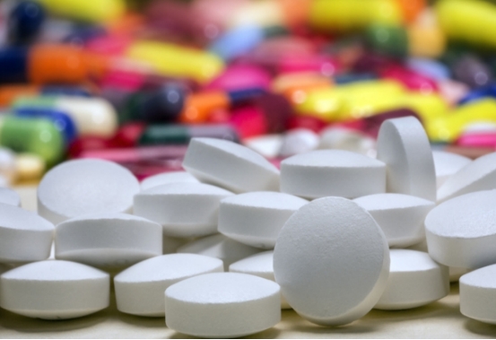 地平类降压药导致牙龈增生怎么办,吃氨氯地平降压药出现牙龈增生