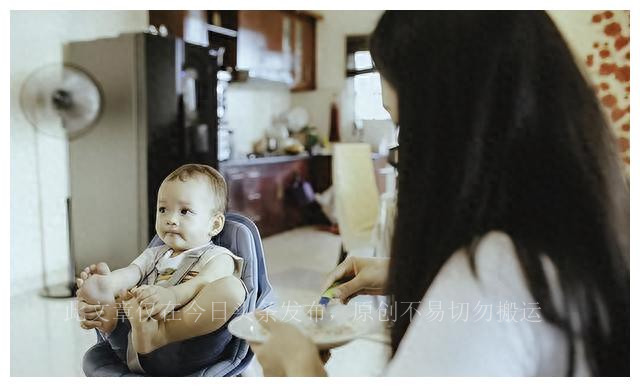 经常溢奶？多出来的母乳该怎么办？老公能喝吗？
