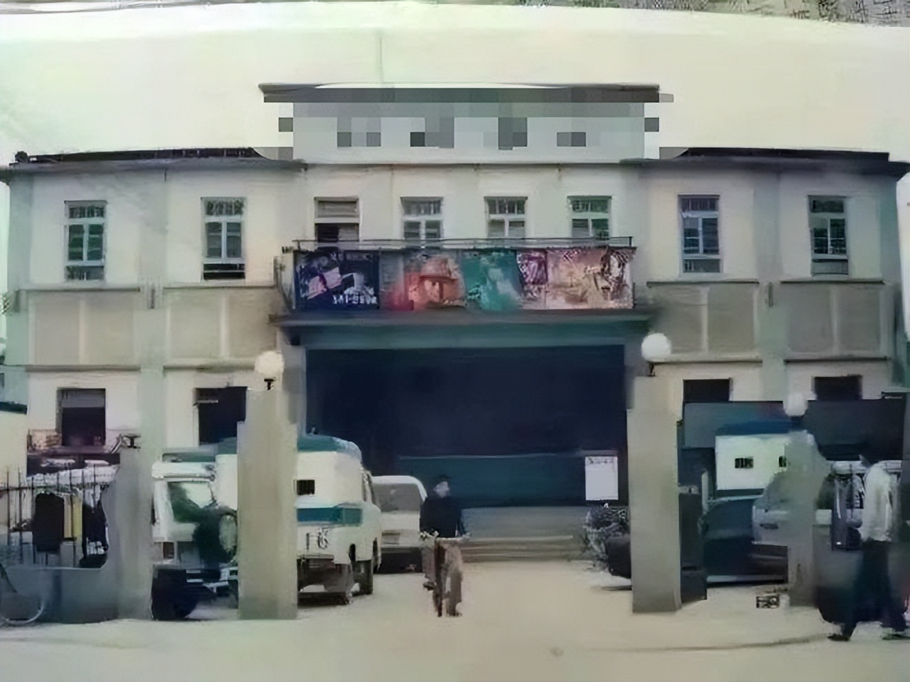 他15岁考入清华后还在工地打工,15岁开始打拼如今过亿身价的他