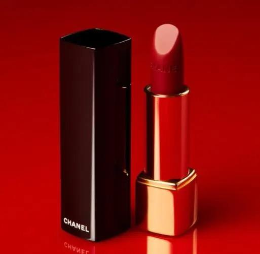 男朋友送给我的第一支口红，是别人用过的