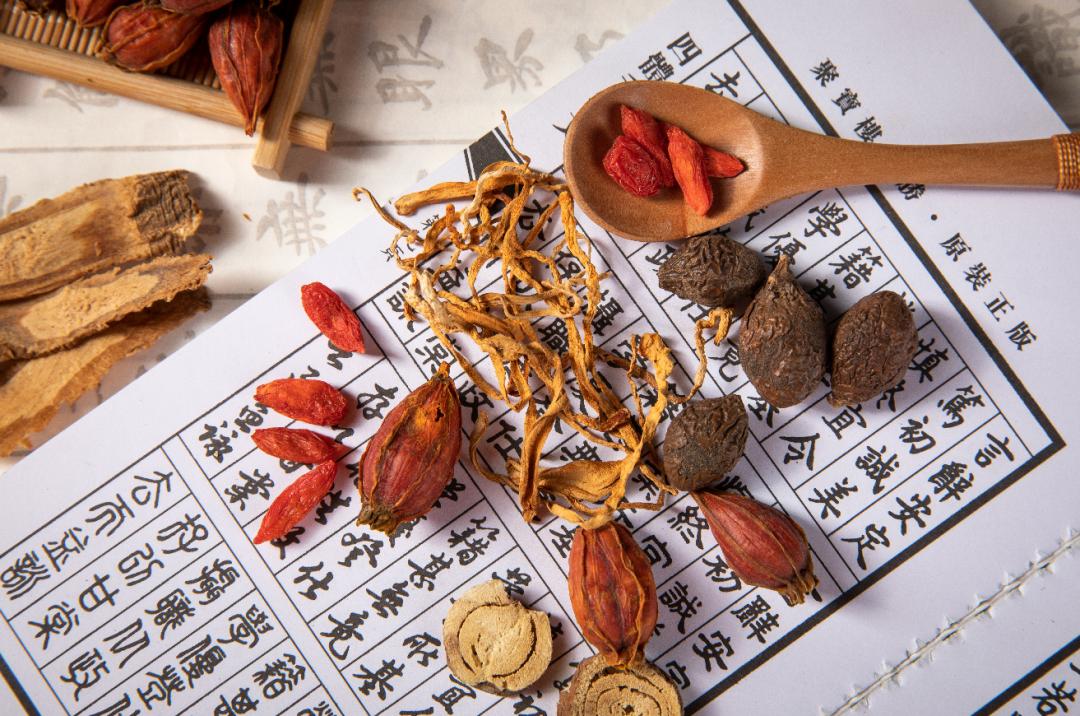 腿上出现斑点是糖尿病的前兆吗,糖尿病人腿上出现糖斑图片