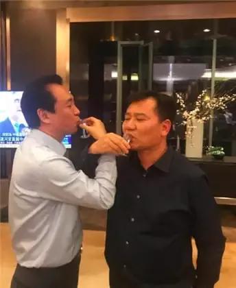 足球这一路的辛酸只有自己知道,足球不关乎生死但高于生死