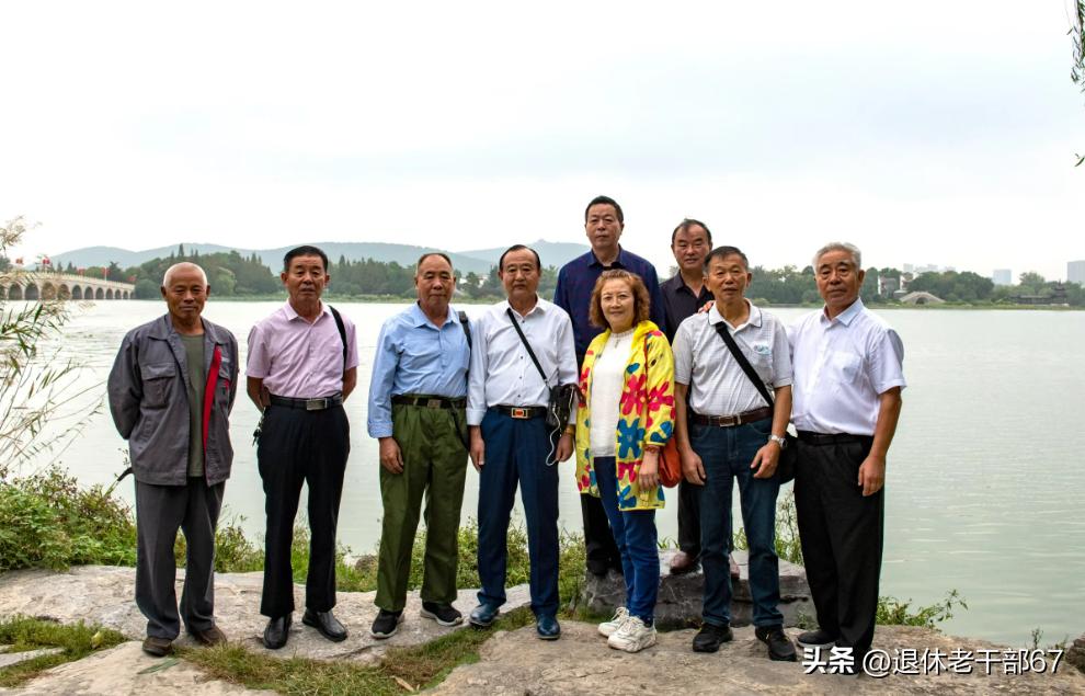 我的战友群,已沉寂了三年,前天一件事,让它一下子“死灰复燃”