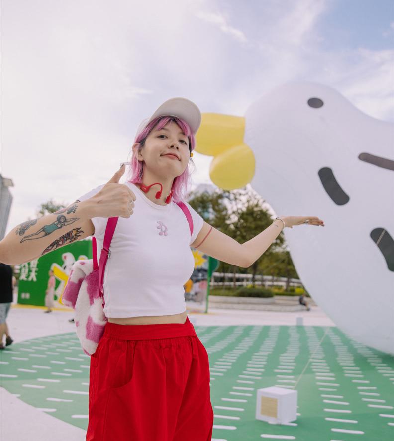 被甲方砸掉饭碗，她靠“最会搞颜色”的淘宝店逆袭，跟山寨杠到底