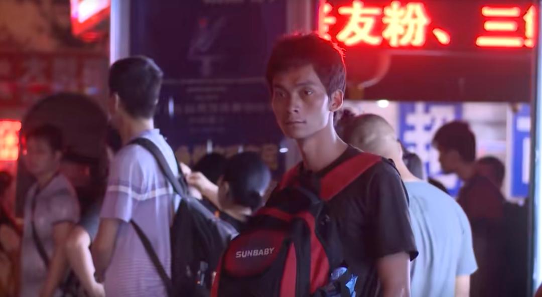 唐尚珺父亲因超生被丢教师工作，患舌癌到死都不知道儿子没上大学