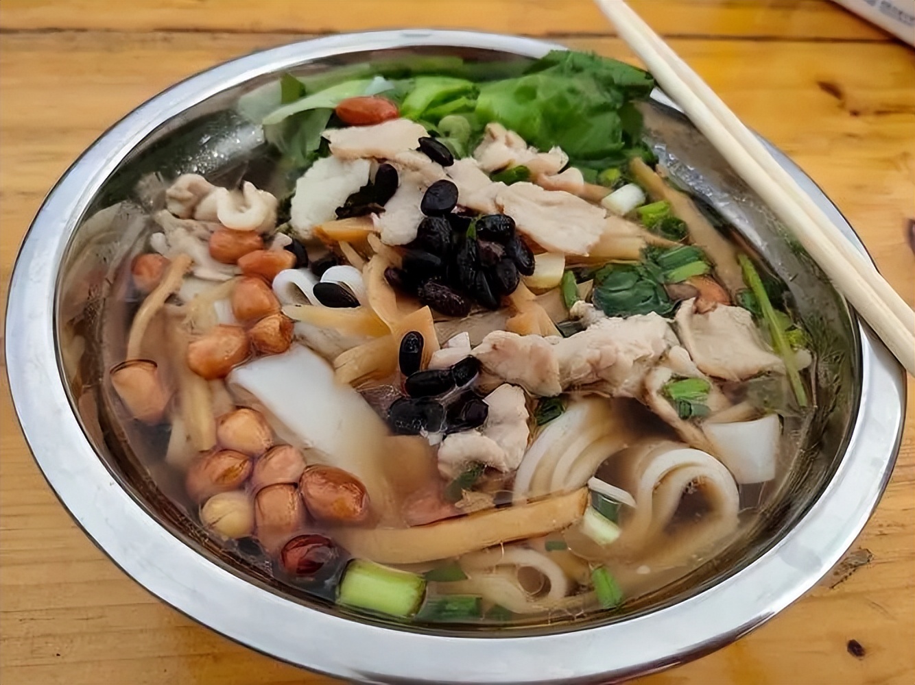 广西米粉好吃还是江西米粉好吃,广西柳州最出名的米粉叫什么