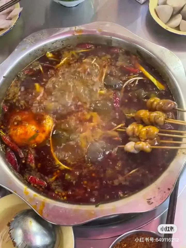 成都推三轮车上菜的苍蝇馆子,吃遍成都100家苍蝇馆子