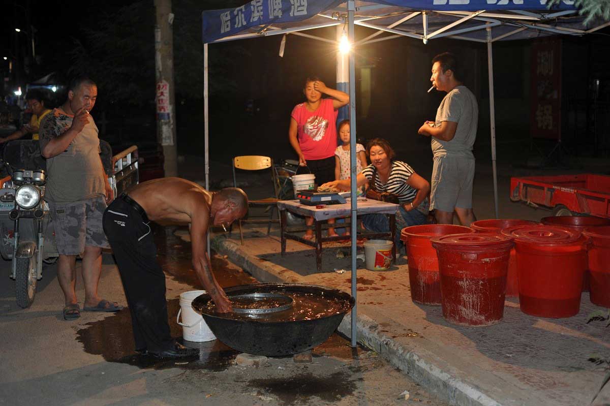 丽水知了每斤卖400元,丽水市民抓知了卖260元一斤