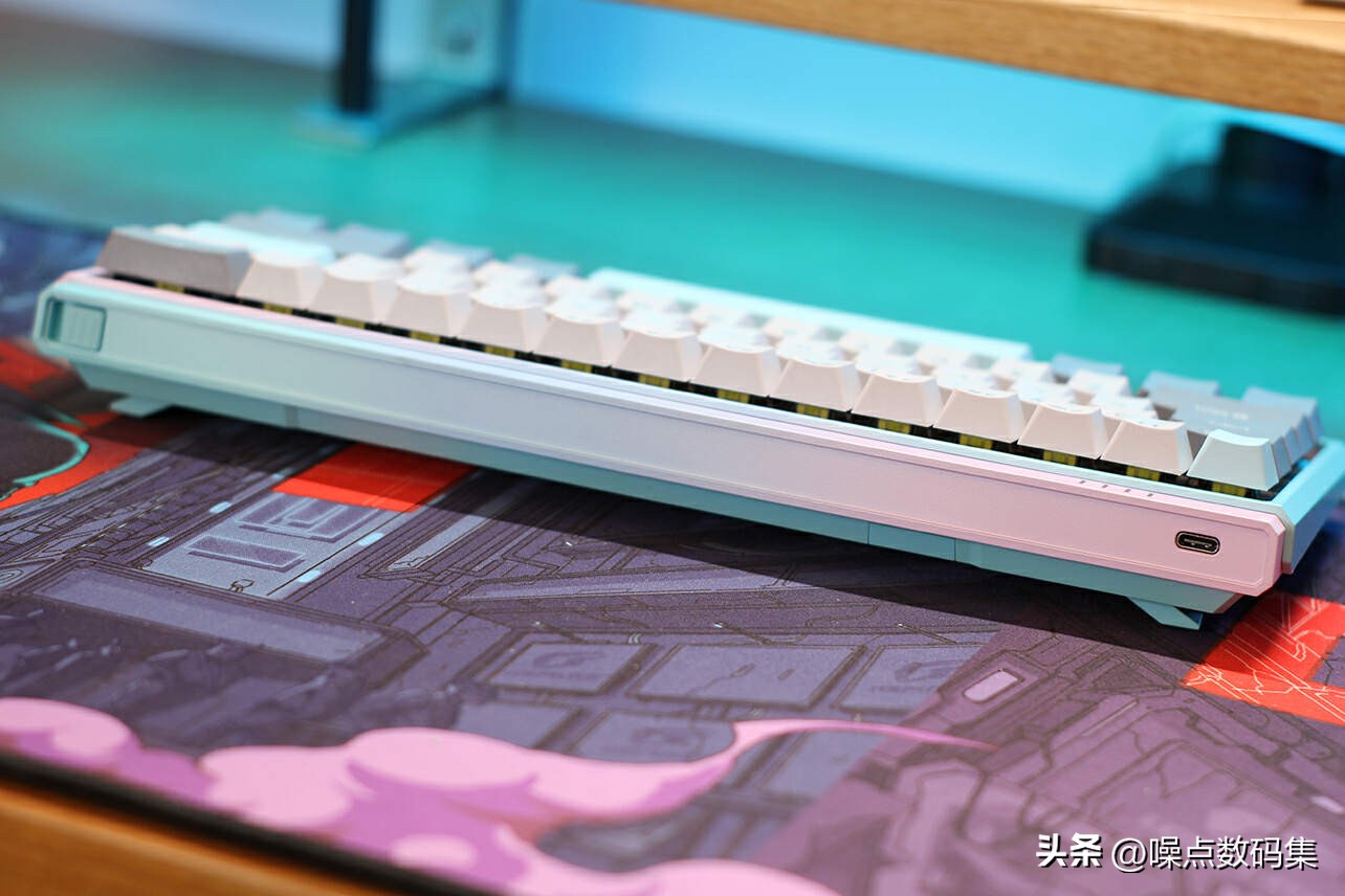 杜伽k330w热插拔机械键盘体验,杜伽k310樱桃黑轴键盘测评