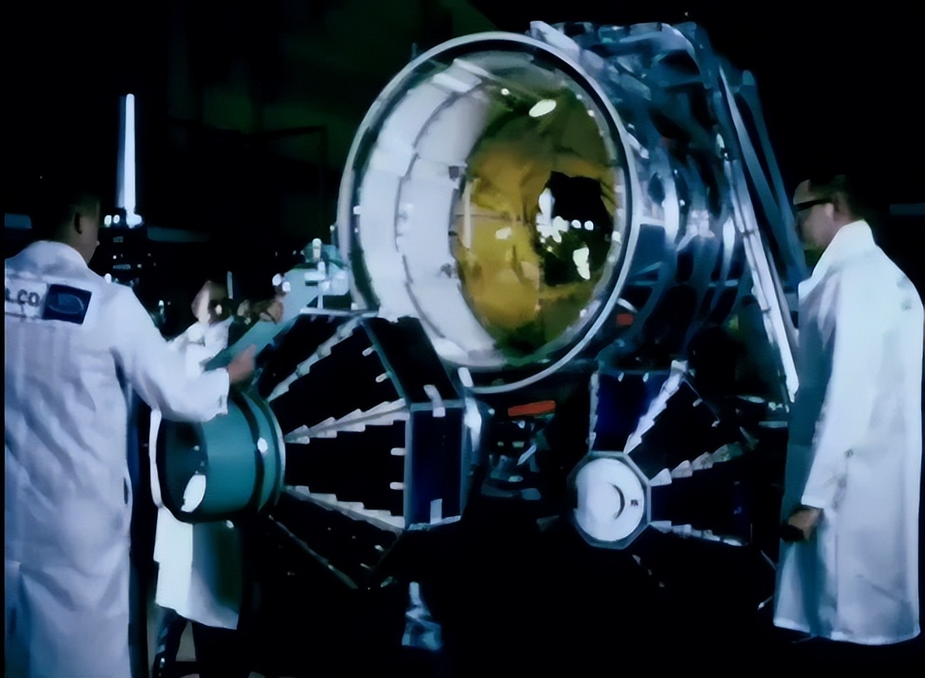 太空垃圾会自然消失吗,地球周围的太空垃圾会消失吗