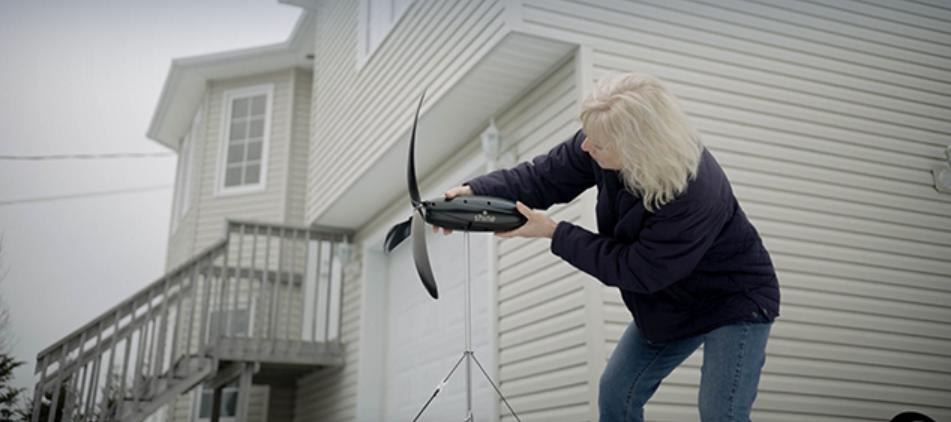 外国小哥发明充电宝,外国小哥发明制作大功率充电器