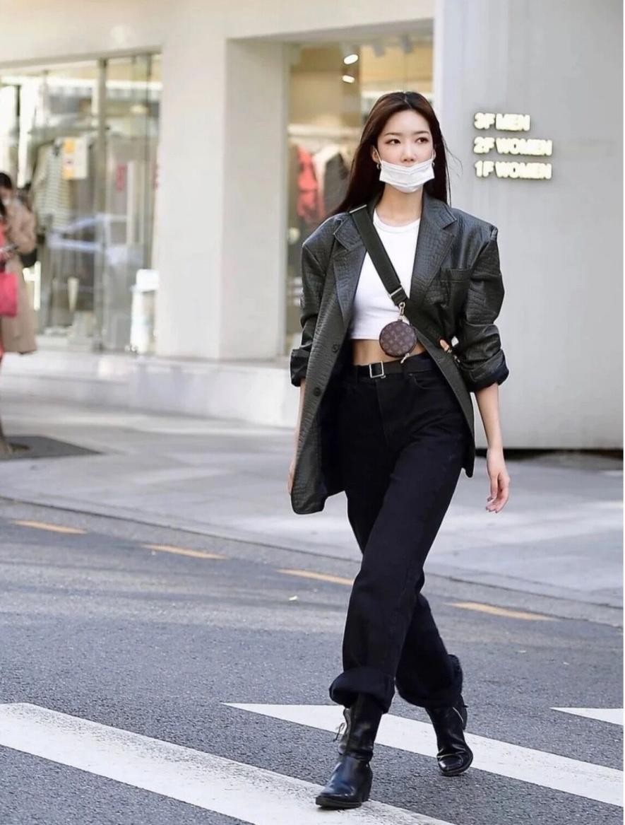 韩国女生会穿的街拍穿搭,韩国女明星街拍穿衣搭配