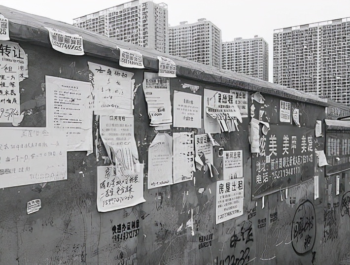 10年前,那个曾教3亿人疯狂英语,被曝家暴丑闻的李阳,如今怎样了