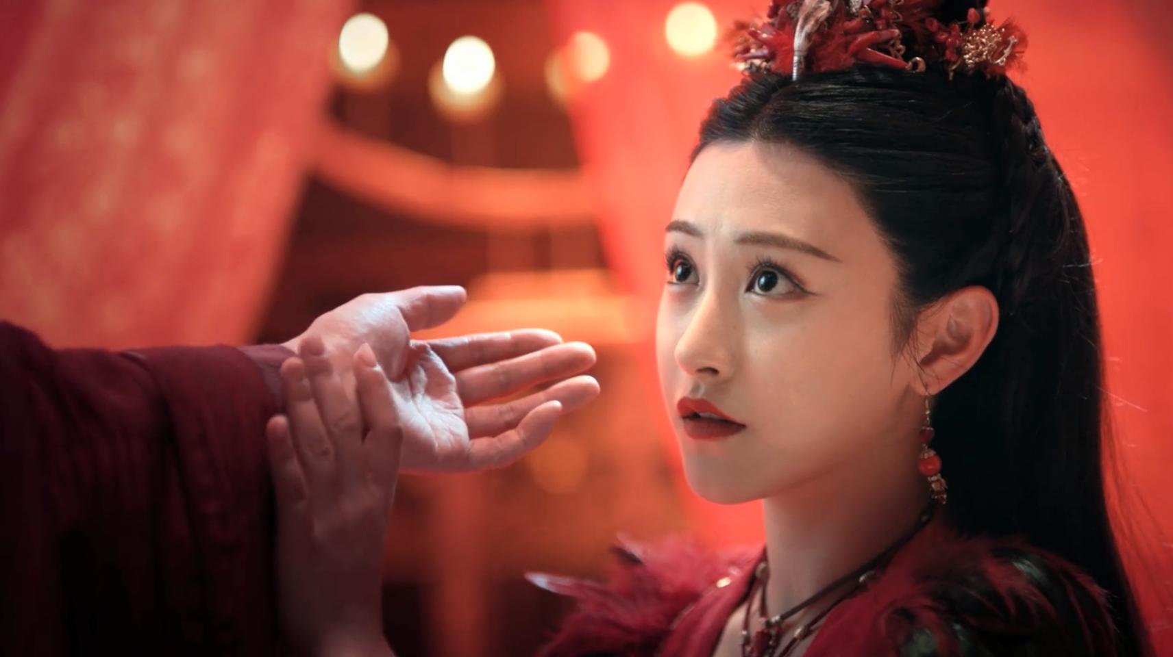 《冰火凤》：千雪妭为何移情花木？焱尊却苦等千年，雪尊痴心妄想