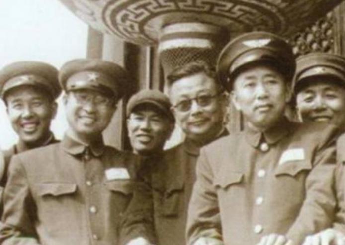 特工之王李克农因何而死？国内外猜测不断，其子李伦亲自说出答案