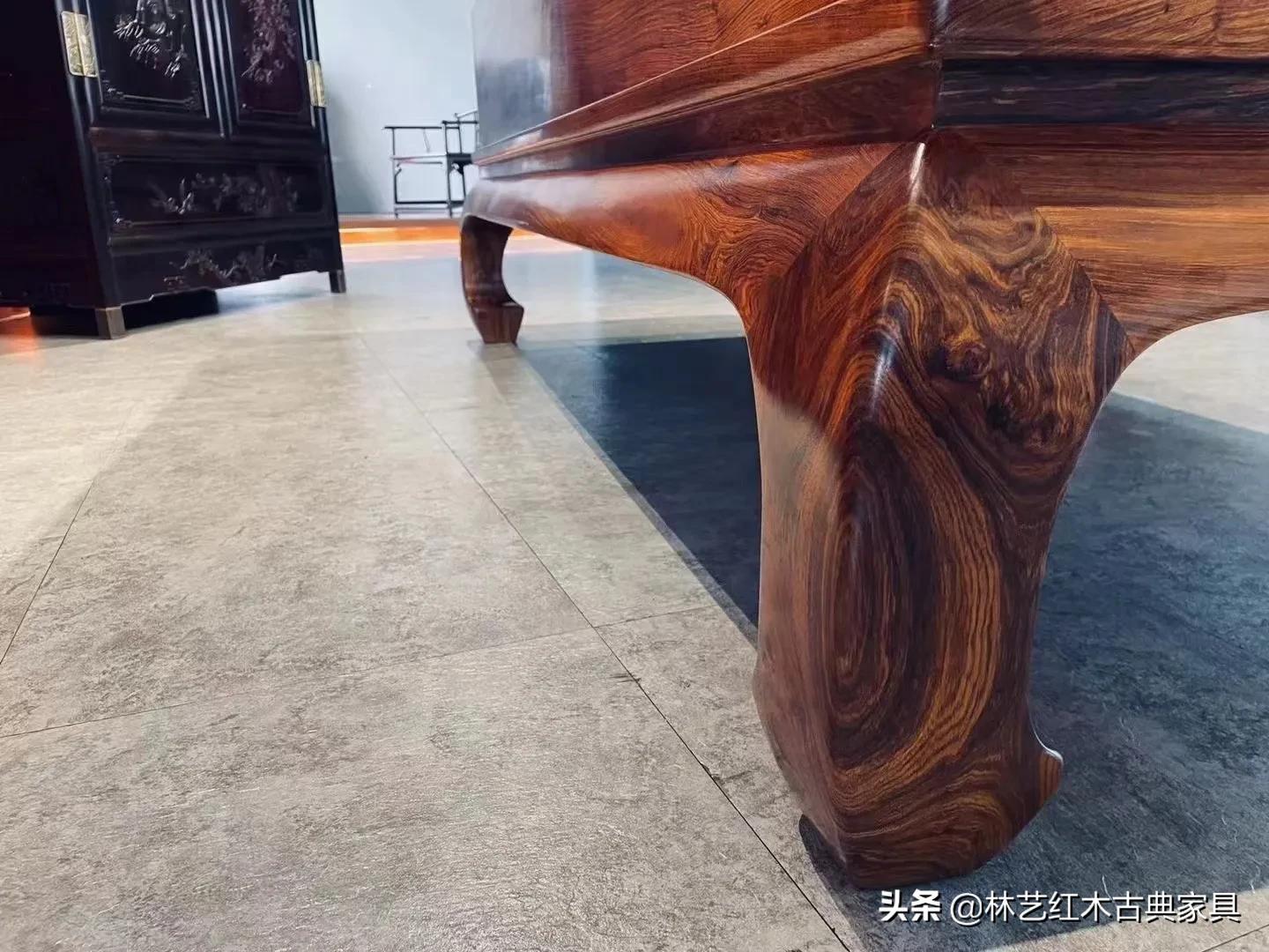 十八世纪黄花梨独板围子床图片,三围罗汉床黄花梨