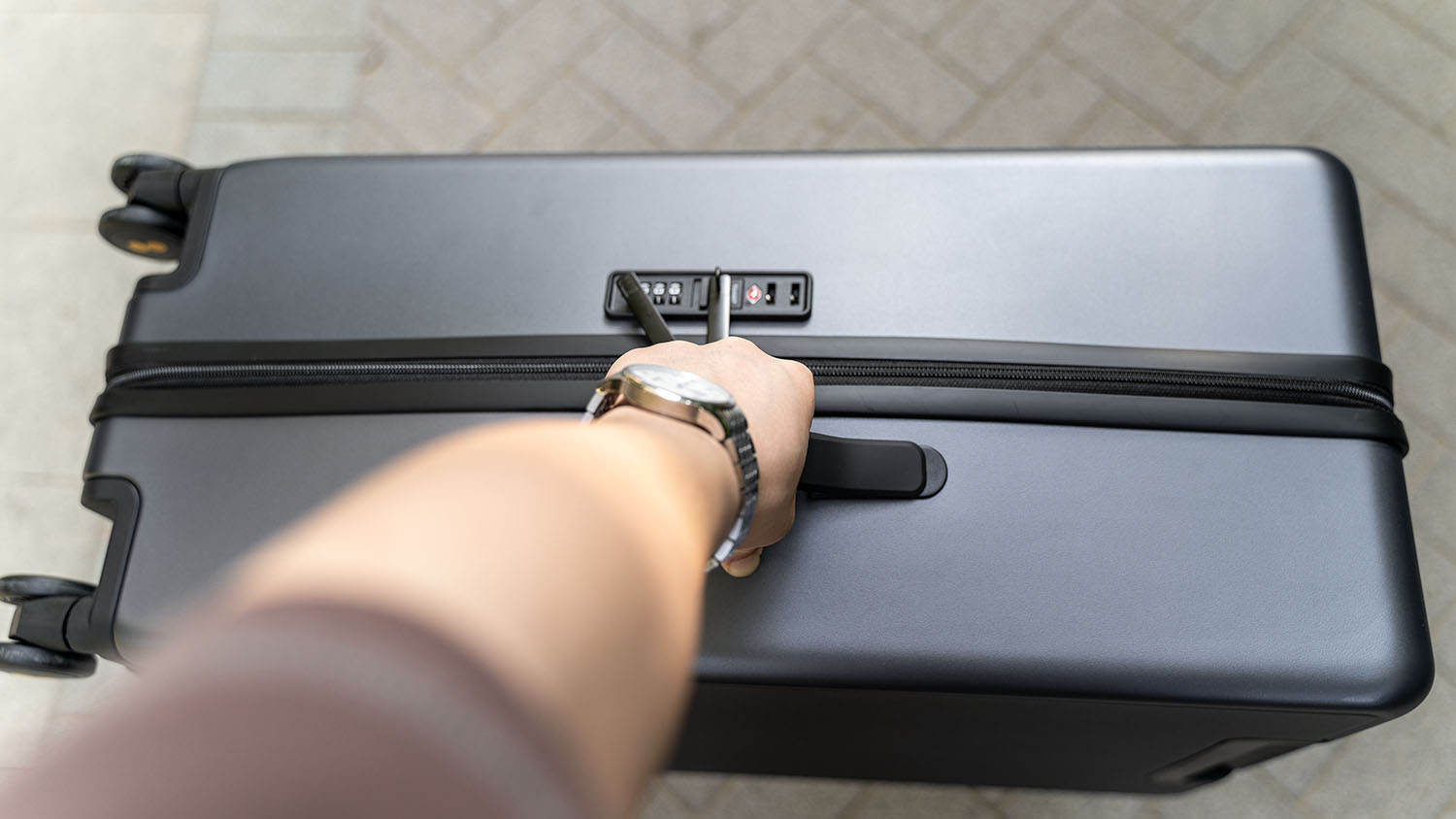 商旅人用这样的旅行箱更好,地平线8号城市脉搏旅行箱体验